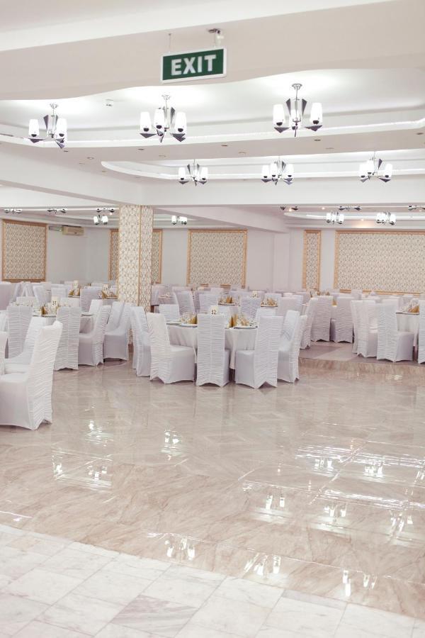 Hotel Mya Bistrita  Bagian luar foto